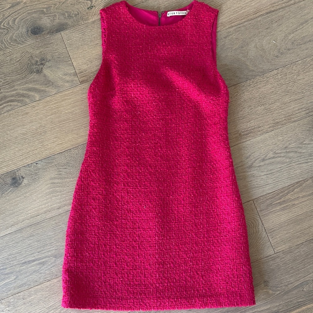 Alice + Olivia Textured Hot Pink Sleeveless Sheath Dress